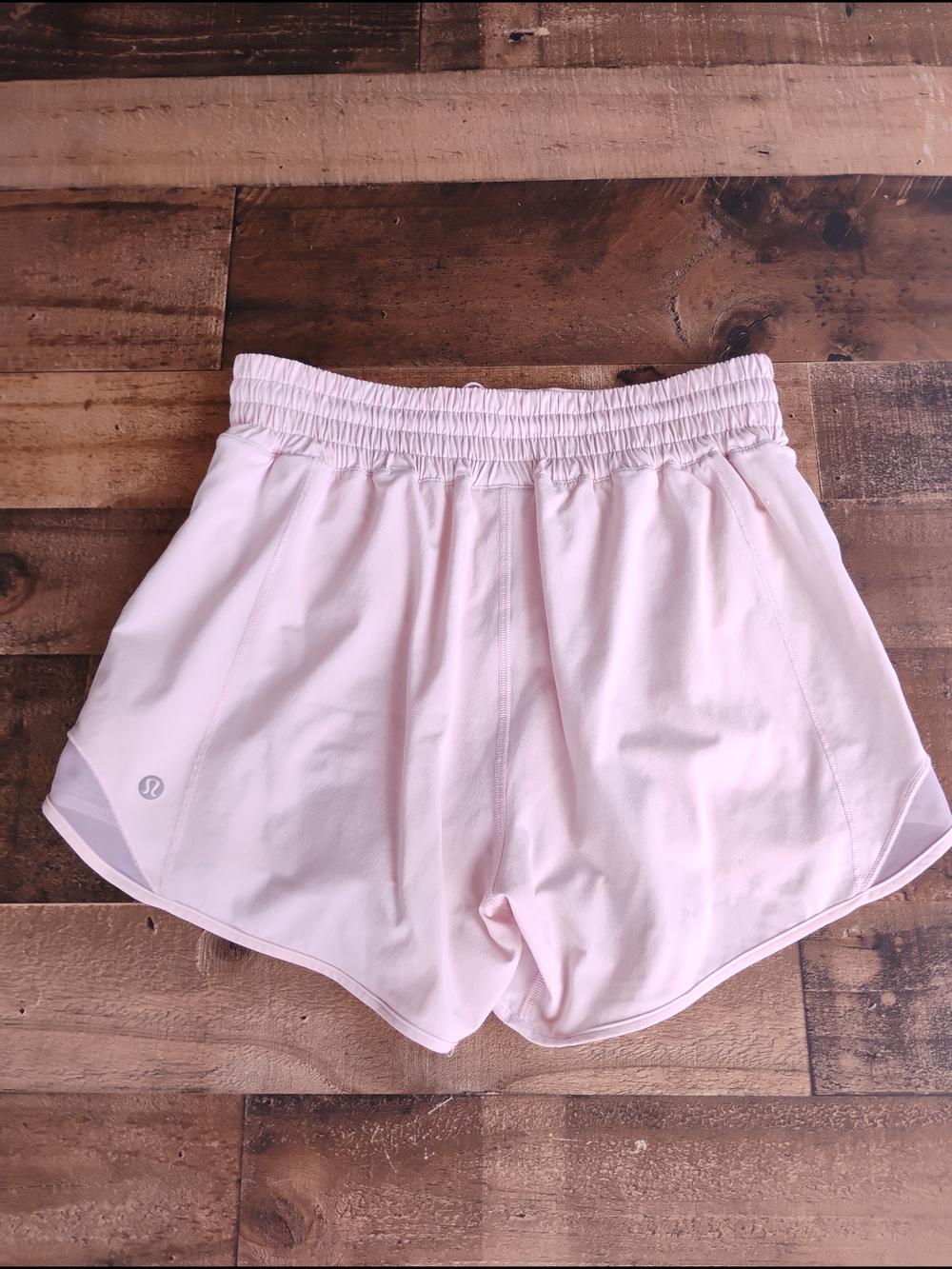 Lululemon Strawberry Milkshake Hotty Hot Shorts Size 6 - Picture 5 of 12